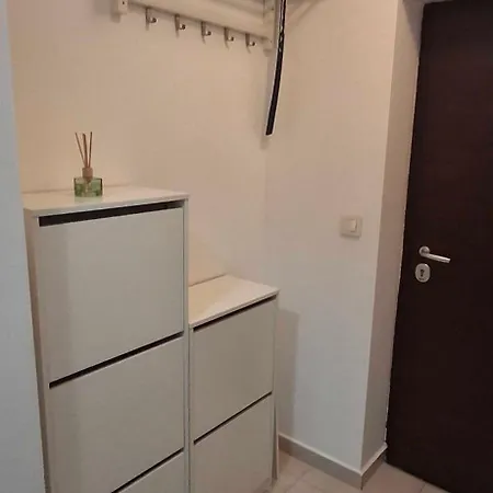 Bright And Cozy Apartment *